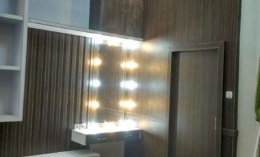 RUMAH MODERN HARGA MURAH BONUS INTERIOR DI KOMPLEK PEMDA