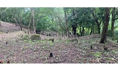 Oportunidad! Se Vende Terreno de Esquina en Altos del Maria