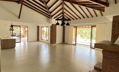 casa campestre en arriendo en la mina. Cod A9433153