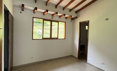 casa campestre en arriendo en la mina. Cod A9433153