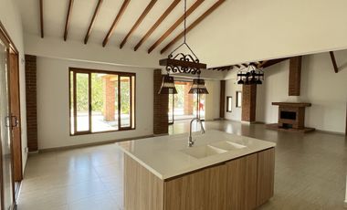 casa campestre en arriendo en la mina. Cod A9433153