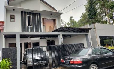 Rumah 2lantai Terawat di PondokHijau dkt Gegerkalong Bandung
