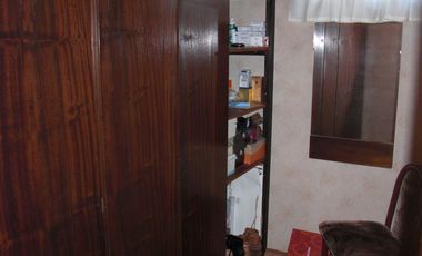 EXCELENTE PROPIEDAD DE 4 AMBIENTES,GARAGE PASANTE,FONDO LIBRE CON QUINCHO