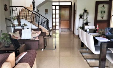 PR12600 A LA VENTA CASA EN SECTOR LOMA DE LAS BRUJAS, ENVIGADO