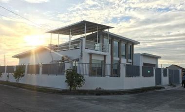 Corner Lot House for Sale with 3 Bedrooms in Angeles City