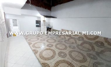 Casa Bifamiliar En Venta - Sector Las Esmeraldas, Aranjuez Cod: 26968