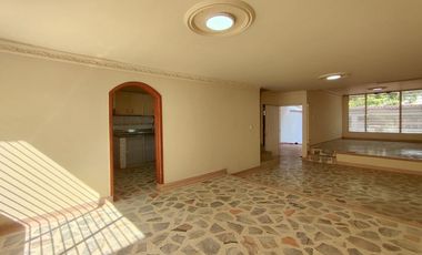 casa en venta en niza. Cod V28725