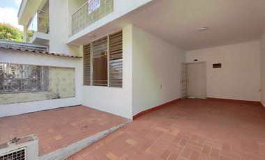 casa en venta en niza. Cod V28725