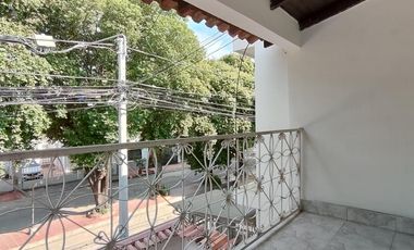casa en venta en niza. Cod V28725