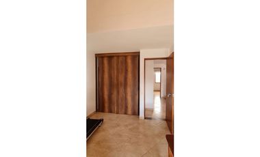 Se vende casa en La Ceja m, sector Gualanday, 2 niveles y manzarda