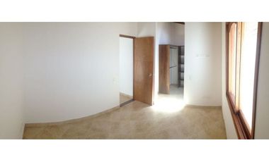 Se vende casa en La Ceja m, sector Gualanday, 2 niveles y manzarda