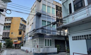 2 Bedroom Townhouse for sale in Bang Phlat, Bangkok
