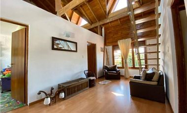 Importante Chalet Seis Ambientes
