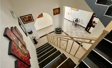 Importante Chalet Seis Ambientes