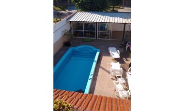 Importante Chalet Seis Ambientes
