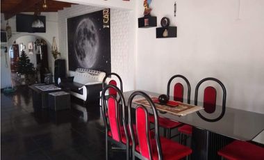 Importante Chalet Seis Ambientes