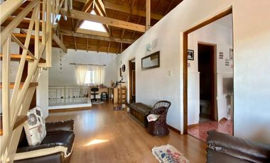 Importante Chalet Seis Ambientes