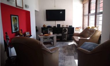 Importante Chalet Seis Ambientes