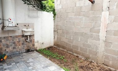 Dúplex en venta de 2 dormitorios c/ cochera en Luis Guillón