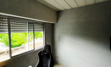 Dúplex en venta de 2 dormitorios c/ cochera en Luis Guillón