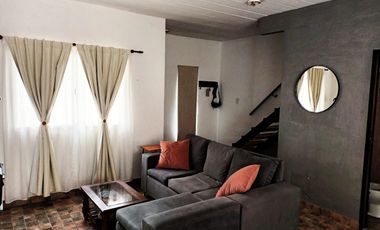 Dúplex en venta de 2 dormitorios c/ cochera en Luis Guillón