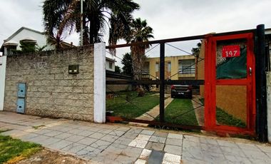 Dúplex en venta de 2 dormitorios c/ cochera en Luis Guillón