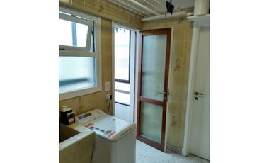 Departamento 4 ambientes con dependencia y cochera