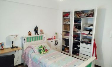 Departamento 4 ambientes con dependencia y cochera