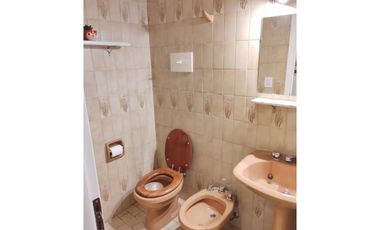 Departamento 4 ambientes con dependencia y cochera