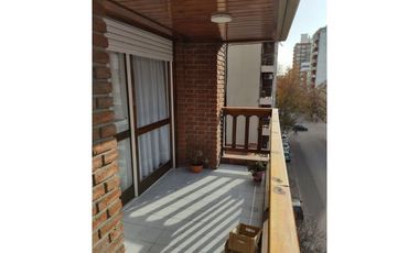 Departamento 4 ambientes con dependencia y cochera