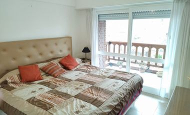 Departamento 4 ambientes con dependencia y cochera