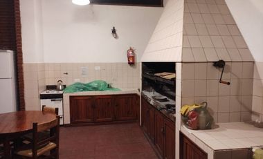 Departamento 4 ambientes con dependencia y cochera
