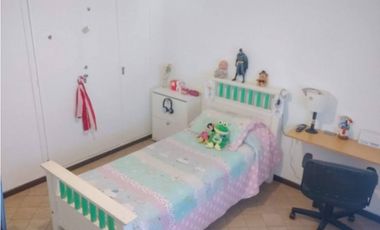 Departamento 4 ambientes con dependencia y cochera