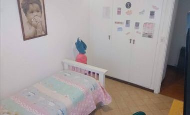 Departamento 4 ambientes con dependencia y cochera