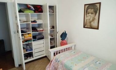 Departamento 4 ambientes con dependencia y cochera