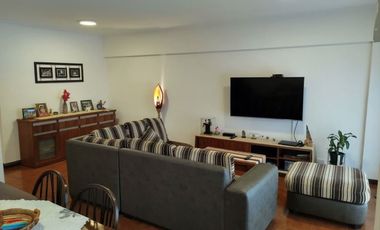 Departamento 4 ambientes con dependencia y cochera