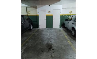 Departamento 4 ambientes con dependencia y cochera