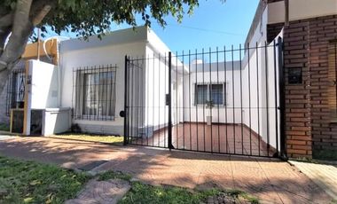 Casa en venta en Castelar Norte - 3 ambientes - Nuevo Valor!!
