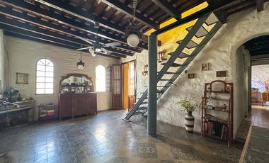 Departamento tipo casa en venta en Lanus Oeste