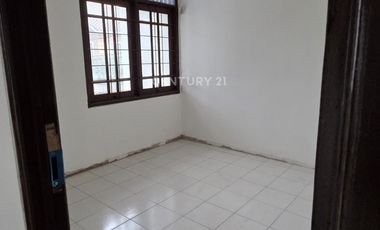 Disewakan Rumah Di Bintaro Sektor 3 Lokasi Strategis