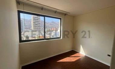 Se arrienda amplio departamento  Barrio Brasil