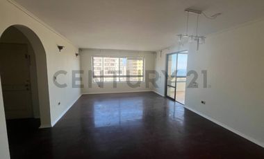 Se arrienda amplio departamento  Barrio Brasil