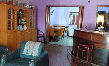 EN VENTA! AMPLIA PROPIEDAD SOBRE AVENIDA!