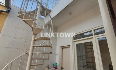 Hot Surabaya Timur Rumah 2.5 Lantai di Wiguna Timur Regency