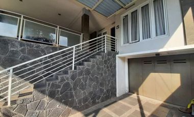 Dijual MURAH Bangunan Split Level Di Mainroad Sukahaji