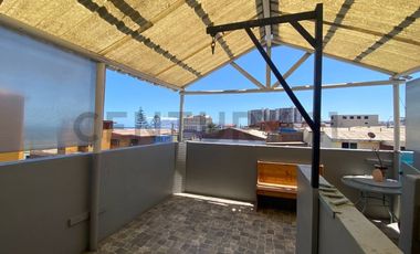 Se vende casa de tres pisos con vista al mar en Antofagasta