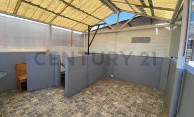 Se vende casa de tres pisos con vista al mar en Antofagasta