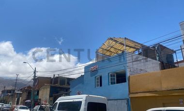 Se vende casa de tres pisos con vista al mar en Antofagasta