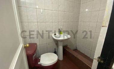 Se vende casa de tres pisos con vista al mar en Antofagasta