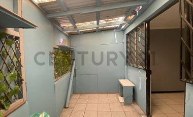 Se vende casa de tres pisos con vista al mar en Antofagasta